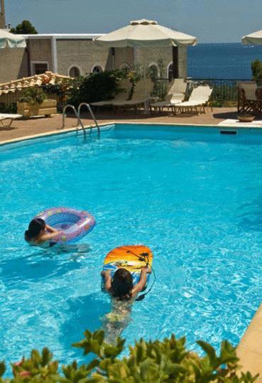 Hotel Afea Agia Marina  Екстериор снимка