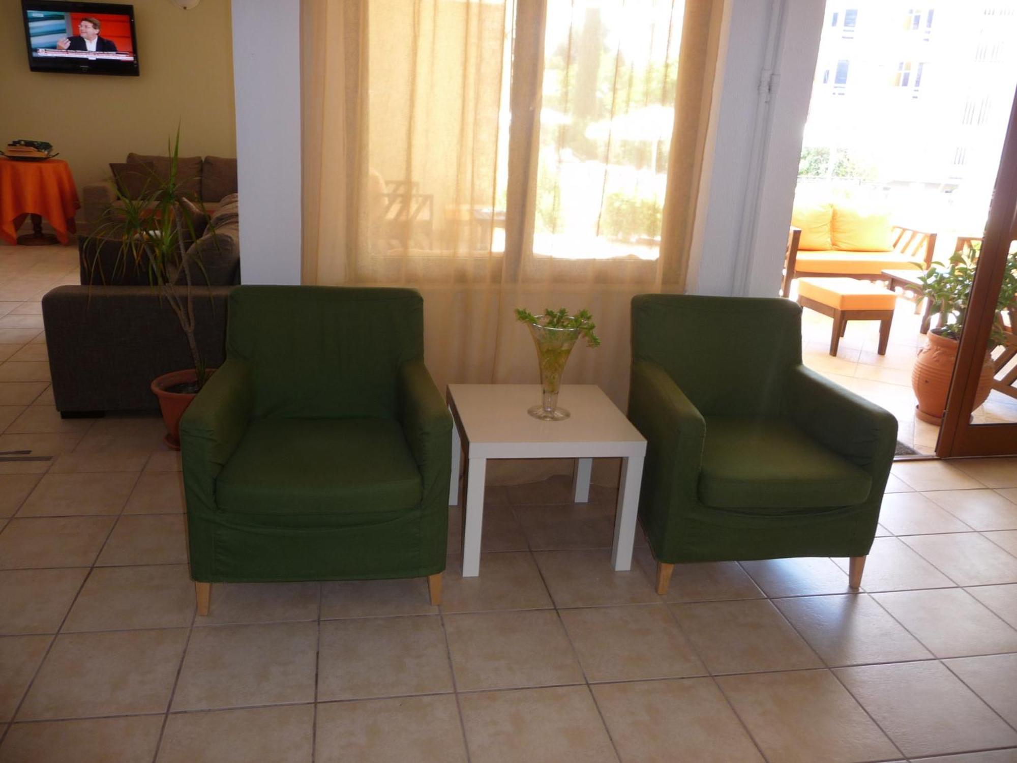 Hotel Afea Agia Marina  Екстериор снимка