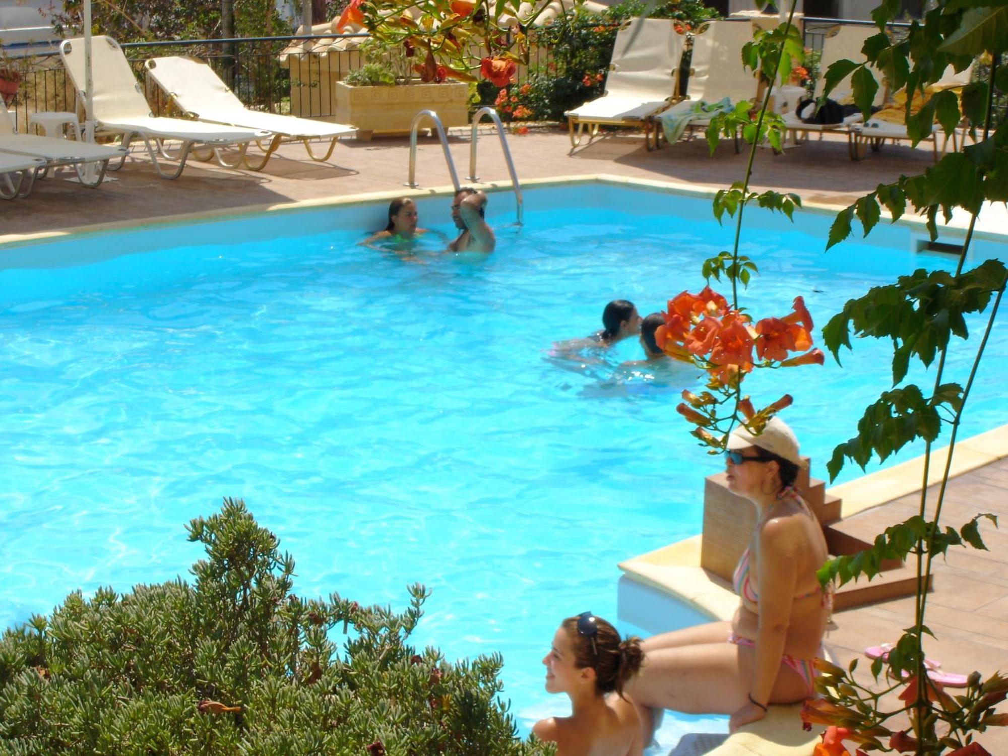 Hotel Afea Agia Marina  Екстериор снимка